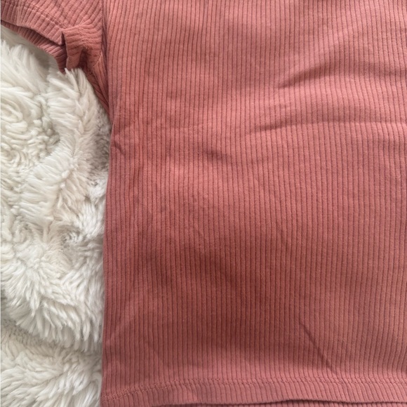 Divided coral ribbed crop-top - Picture 3 of 3